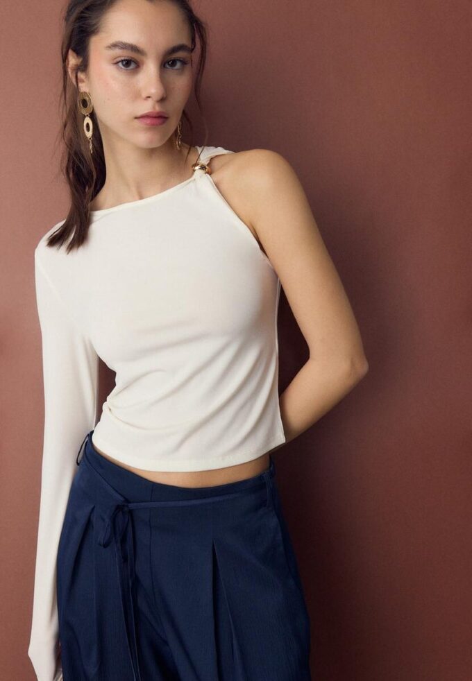 Asymmetric T-Shirt with Metal Buckle Asymmetric T-Shirt with Metal Buckle