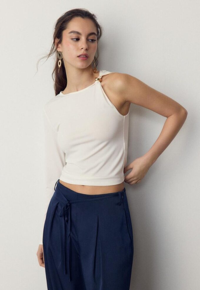 Asymmetric T-Shirt with Metal Buckle Asymmetric T-Shirt with Metal Buckle