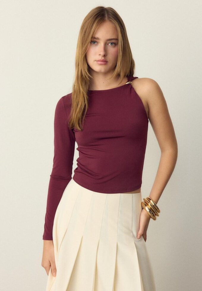 Asymmetric T-Shirt with Metal Buckle Asymmetric T-Shirt with Metal Buckle