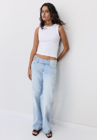B04 Basic Fitted Sleeveless Top