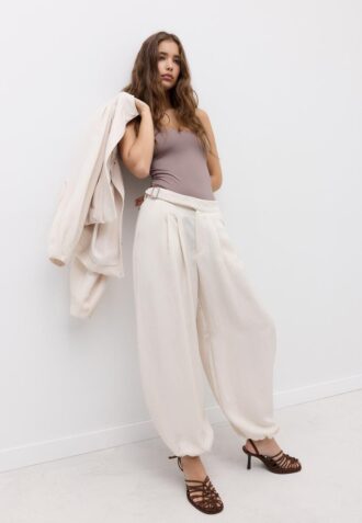 Balloon Trousers with Buckle