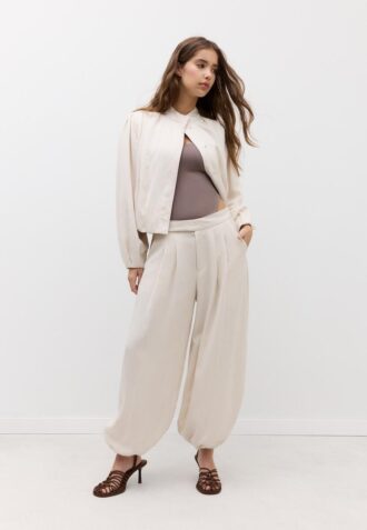 Balloon Trousers with Buckle