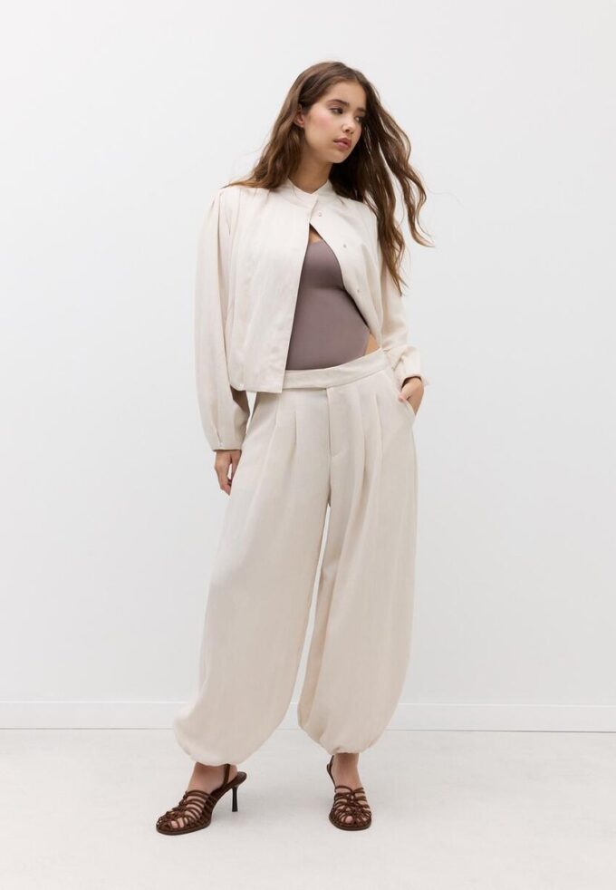 Balloon Trousers with Buckle Balloon Trousers with Buckle