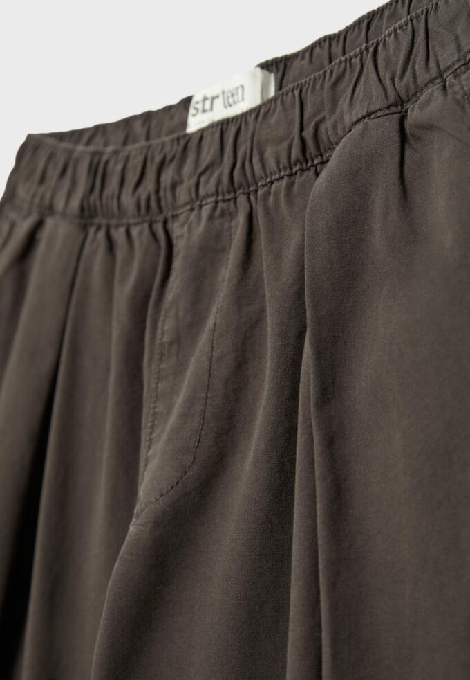 Barrel Poplin Trousers with Stoppers Barrel Poplin Trousers with Stoppers