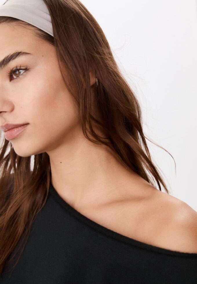 Basic Off-The-Shoulder Sweatshirt