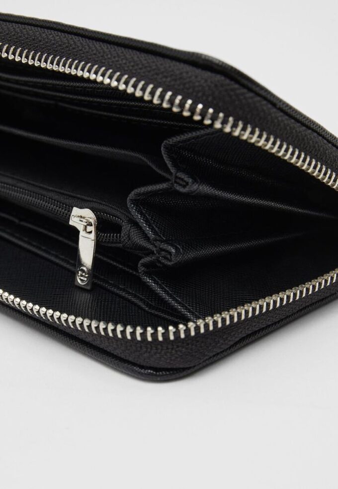 Basic Wallet with Zip