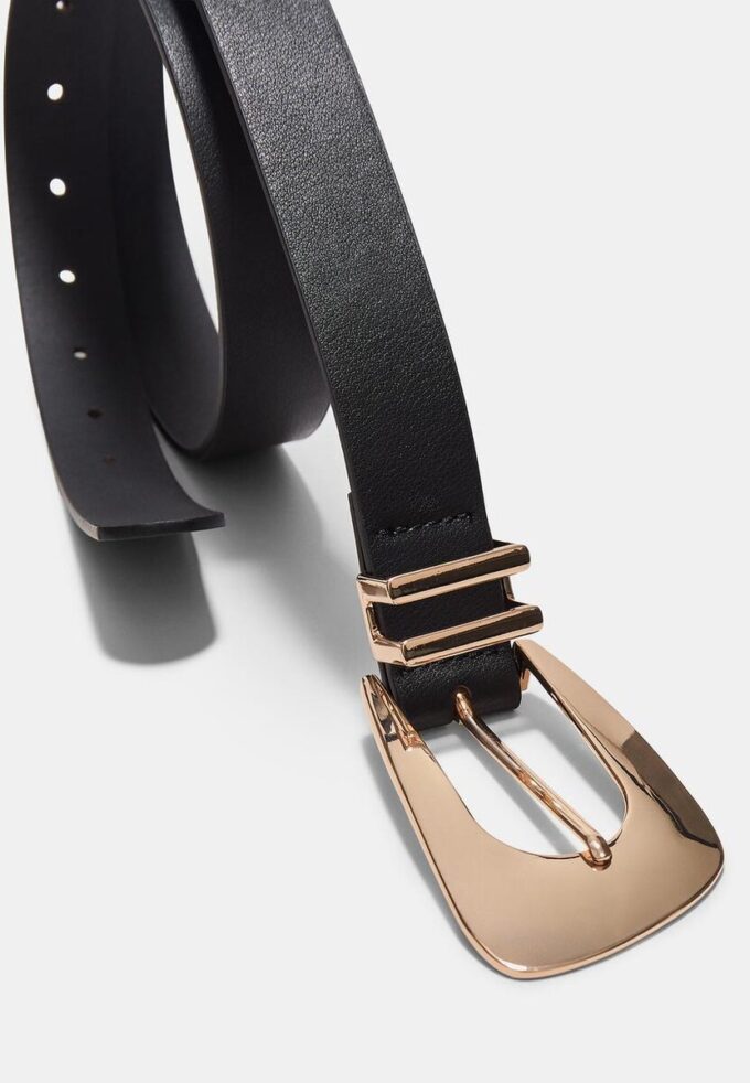 Belt with Elongated Buckle