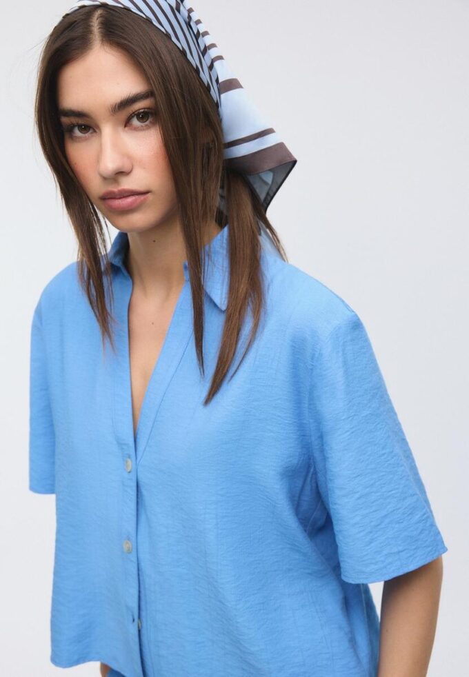 Button-Up Flowing Shirt Button-Up Flowing Shirt