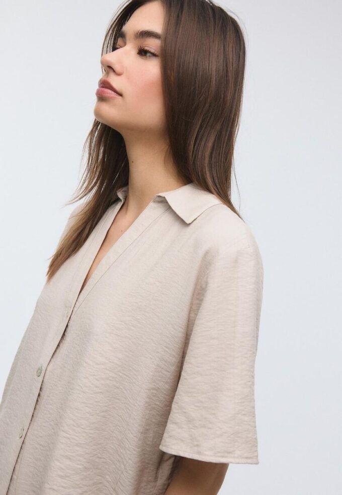 Button-Up Flowing Shirt Button-Up Flowing Shirt