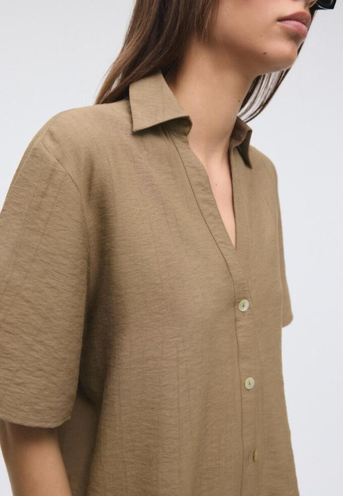 Button-Up Flowing Shirt Button-Up Flowing Shirt