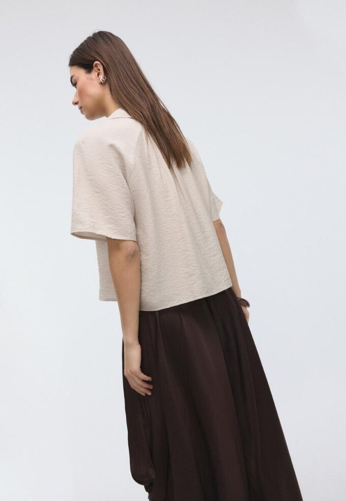 Button-Up Flowing Shirt Button-Up Flowing Shirt