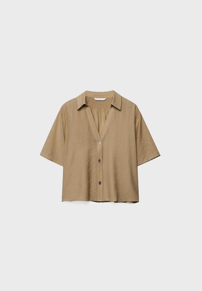 Button-Up Flowing Shirt Button-Up Flowing Shirt