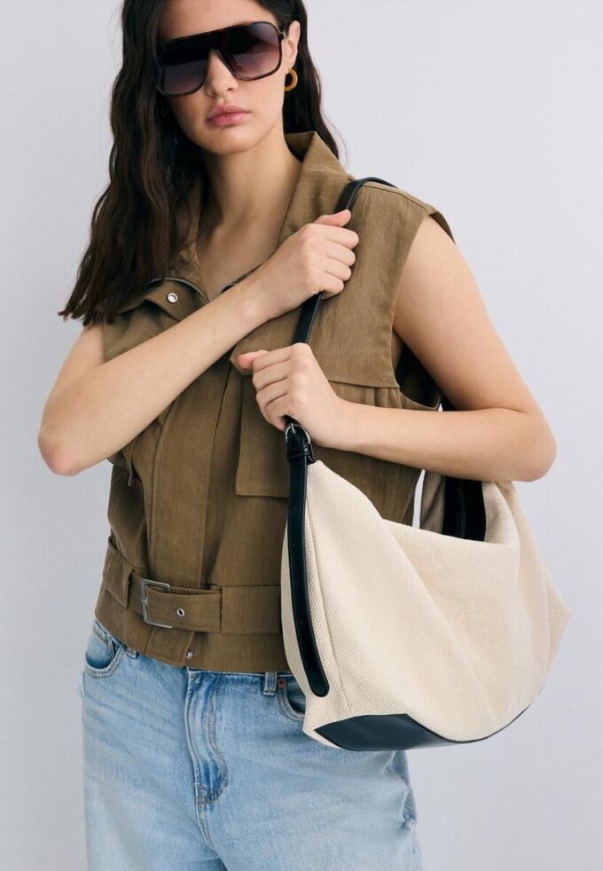 Contrast Canvas Shoulder Bag Contrast Canvas Shoulder Bag