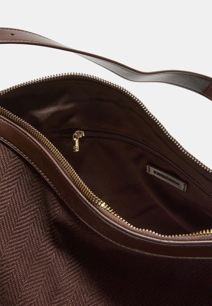 Contrast Canvas Shoulder Bag Contrast Canvas Shoulder Bag