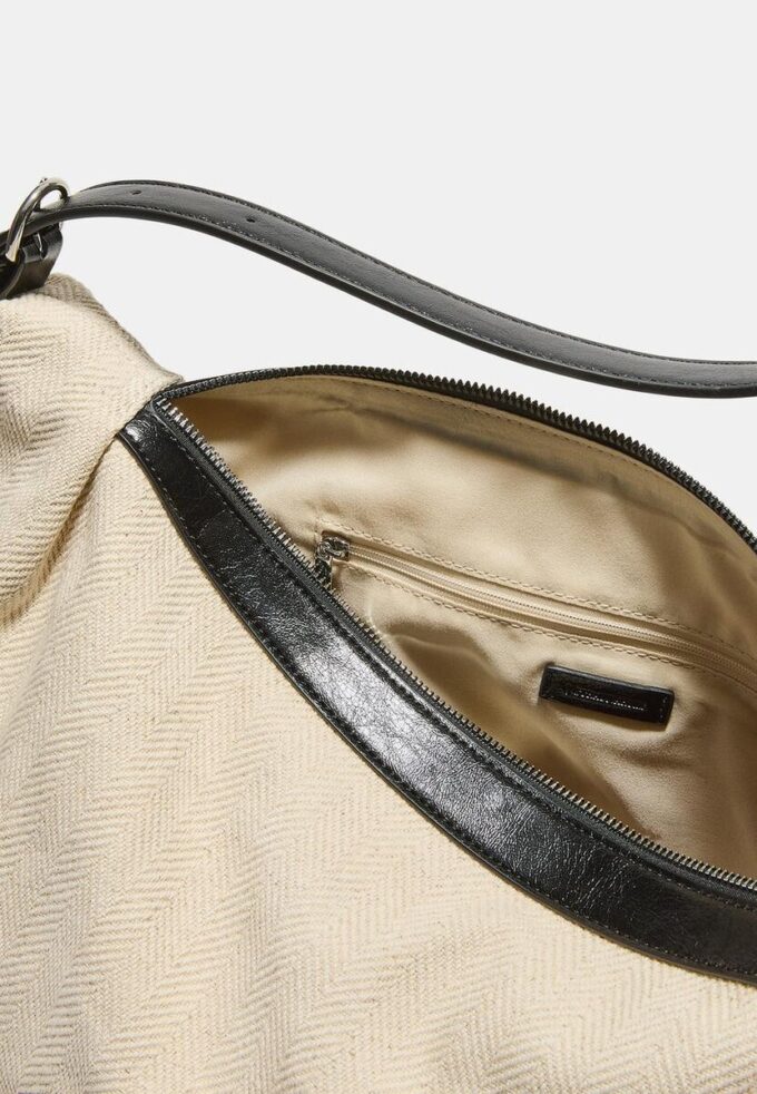 Contrast Canvas Shoulder Bag Contrast Canvas Shoulder Bag