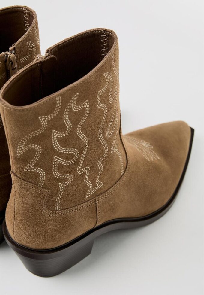 Cowboy Heeled Leather Ankle Boots