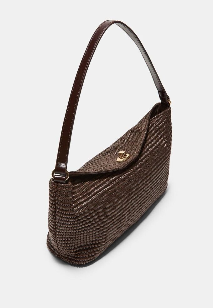 Crochet Shoulder Bag with Metal Fastening Crochet Shoulder Bag with Metal Fastening