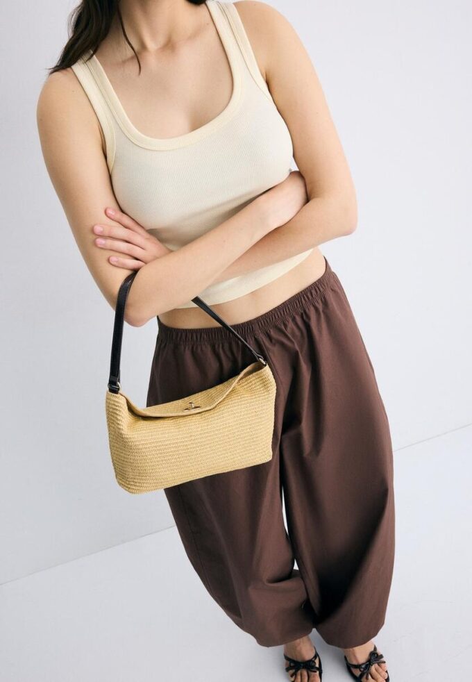 Crochet Shoulder Bag with Metal Fastening Crochet Shoulder Bag with Metal Fastening