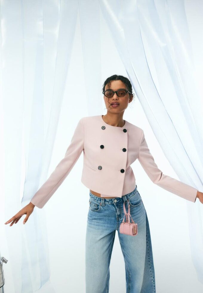 Cropped Round Neck Blazer