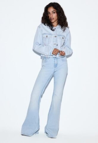 D04 Low Rise Flared Jeans
