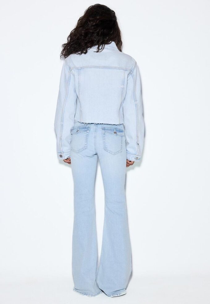 D04 Low Rise Flared Jeans D04 Low Rise Flared Jeans