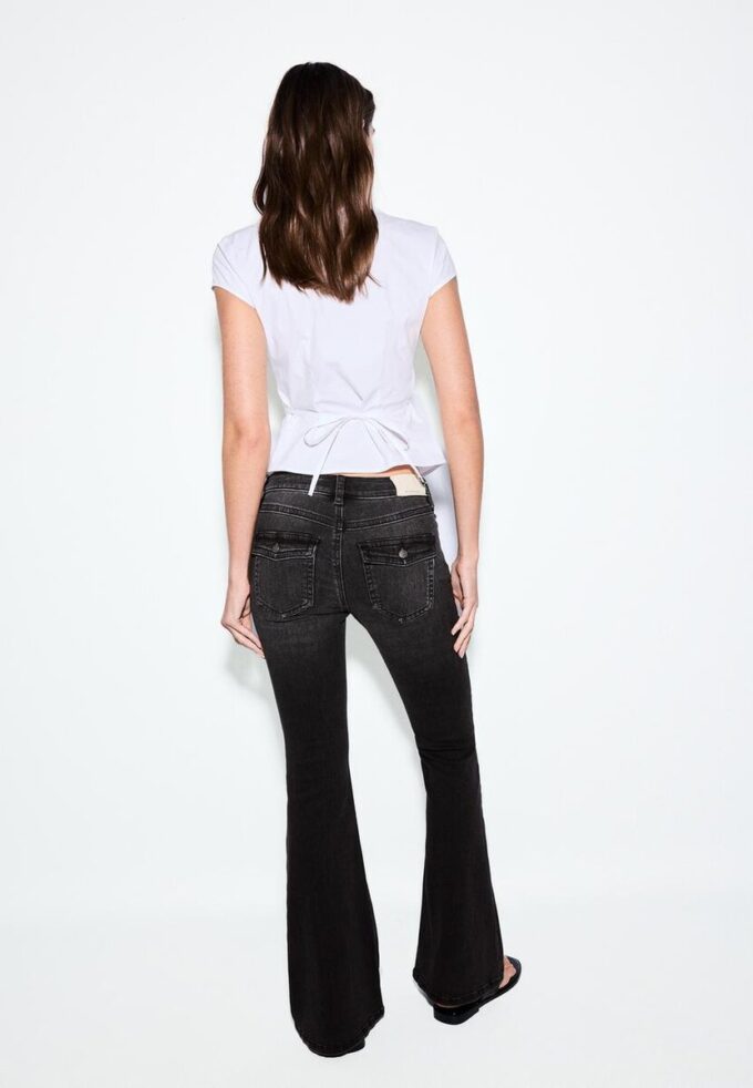 D04 Low Rise Flared Jeans D04 Low Rise Flared Jeans
