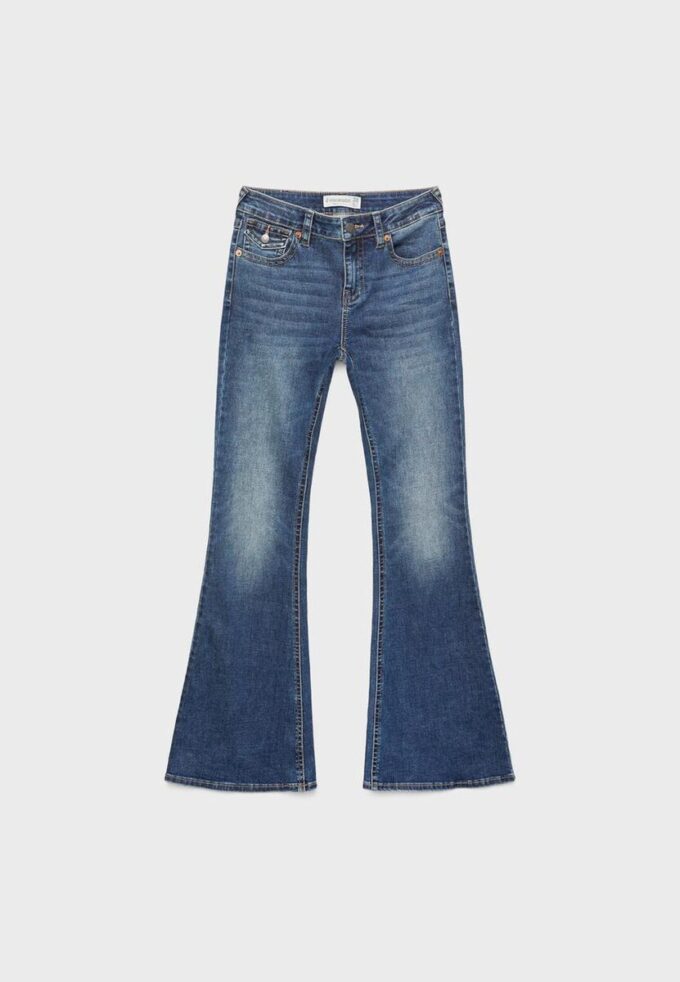 D04 Low Rise Flared Jeans D04 Low Rise Flared Jeans