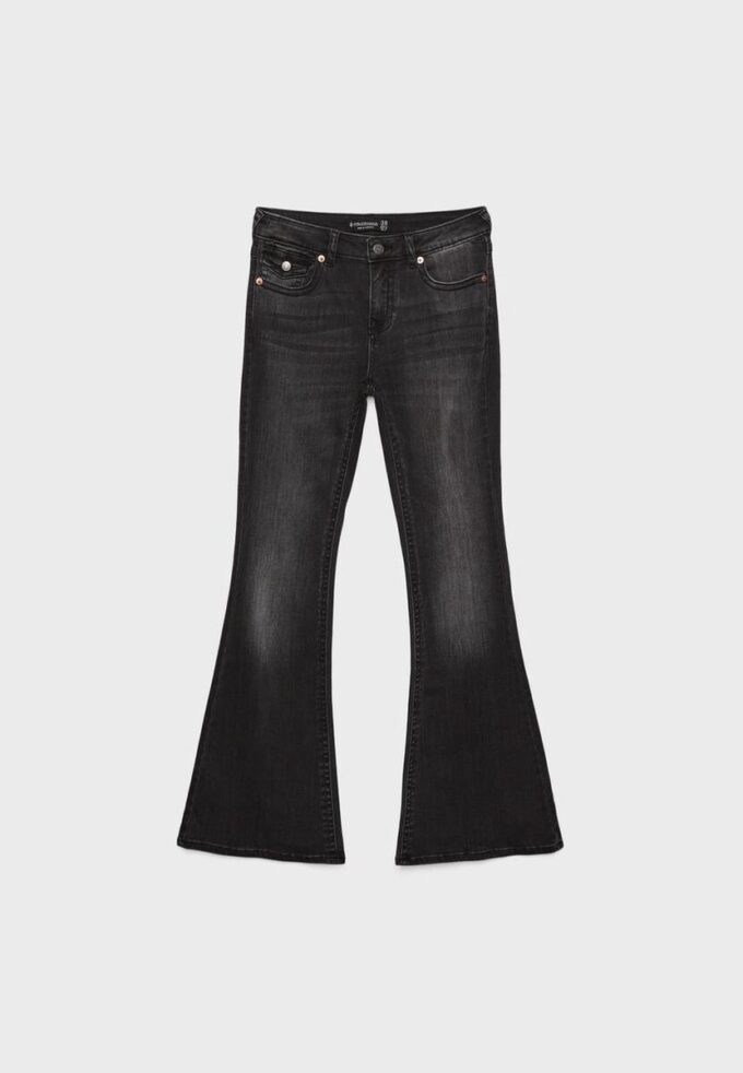 D04 Low Rise Flared Jeans D04 Low Rise Flared Jeans