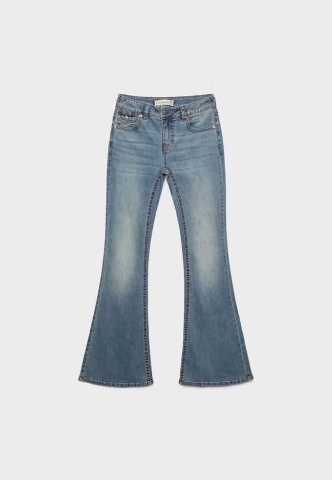 D04 Low Rise Flared Jeans D04 Low Rise Flared Jeans