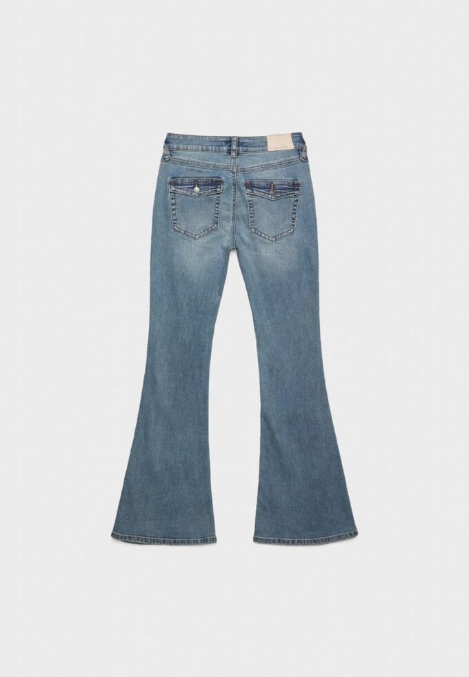 D04 Low Rise Flared Jeans D04 Low Rise Flared Jeans