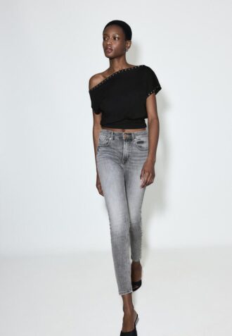 D07 Regular Waist Skinny Jeans