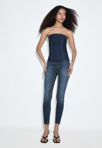 D07 Regular Waist Skinny Jeans