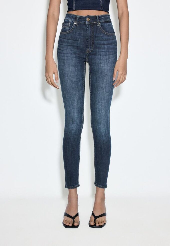 D07 Regular Waist Skinny Jeans D07 Regular Waist Skinny Jeans