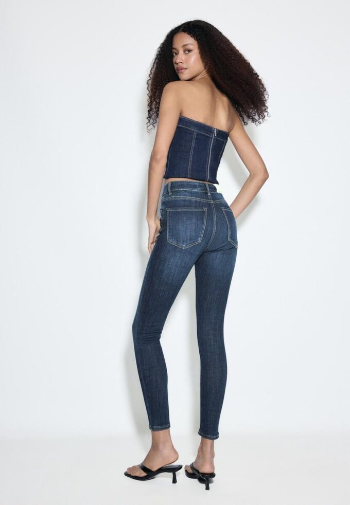 D07 Regular Waist Skinny Jeans D07 Regular Waist Skinny Jeans
