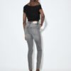D07 Regular Waist Skinny Jeans