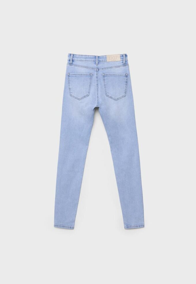 D07 Regular Waist Skinny Jeans