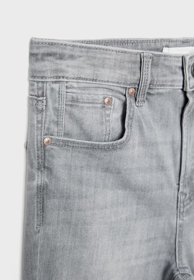 D07 Regular Waist Skinny Jeans