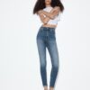 D09 Super High-Waist Skinny Jeans