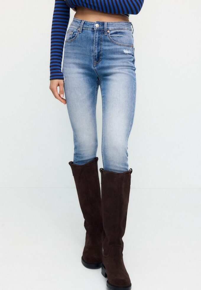 D09 Super High-Waist Skinny Jeans