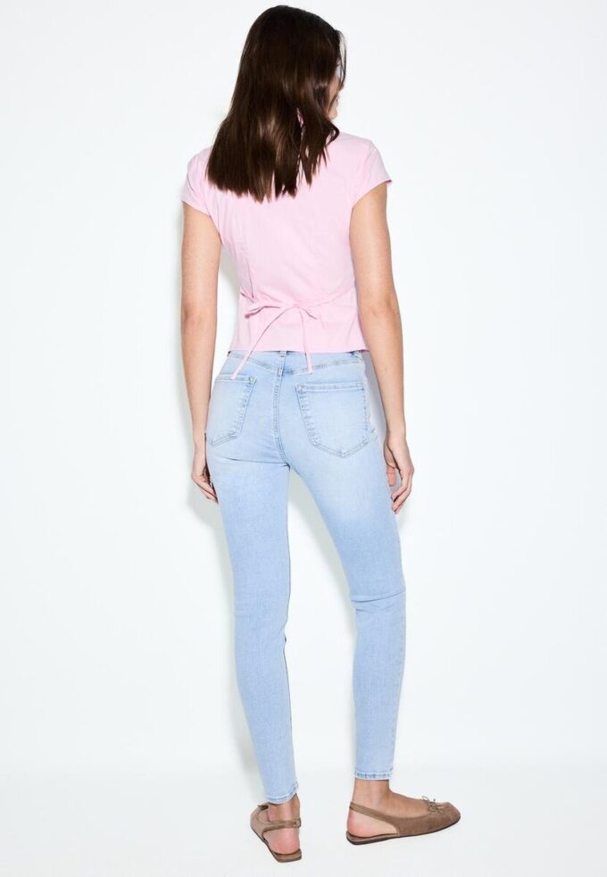 D09 Super High-Waist Skinny Jeans