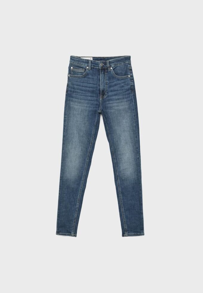 D09 Super High-Waist Skinny Jeans