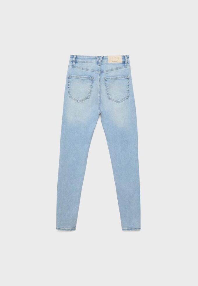 D09 Super High-Waist Skinny Jeans