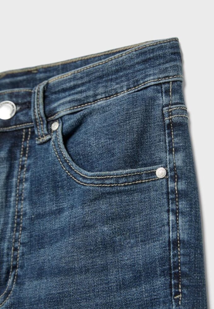 D09 Super High-Waist Skinny Jeans