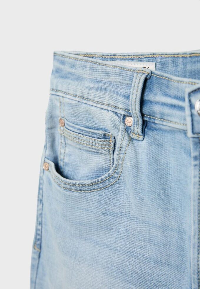 D09 Super High-Waist Skinny Jeans