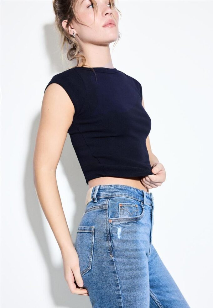 D10 Slim Fit Mom Jeans D10 Slim Fit Mom Jeans