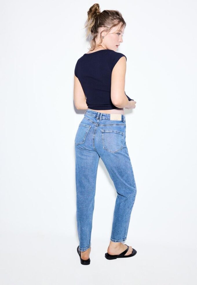 D10 Slim Fit Mom Jeans D10 Slim Fit Mom Jeans