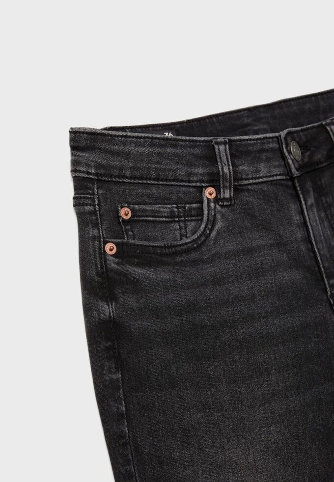 D67 Slim Bootcut Jeans D67 Slim Bootcut Jeans
