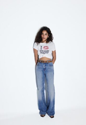 D68 Boot-Cut Jeans with Belt
