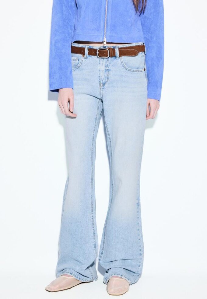 D68 Boot-Cut Jeans with Belt D68 Boot-Cut Jeans with Belt