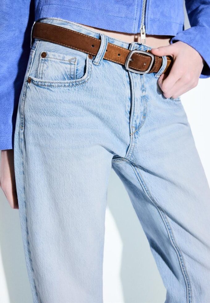 D68 Boot-Cut Jeans with Belt D68 Boot-Cut Jeans with Belt